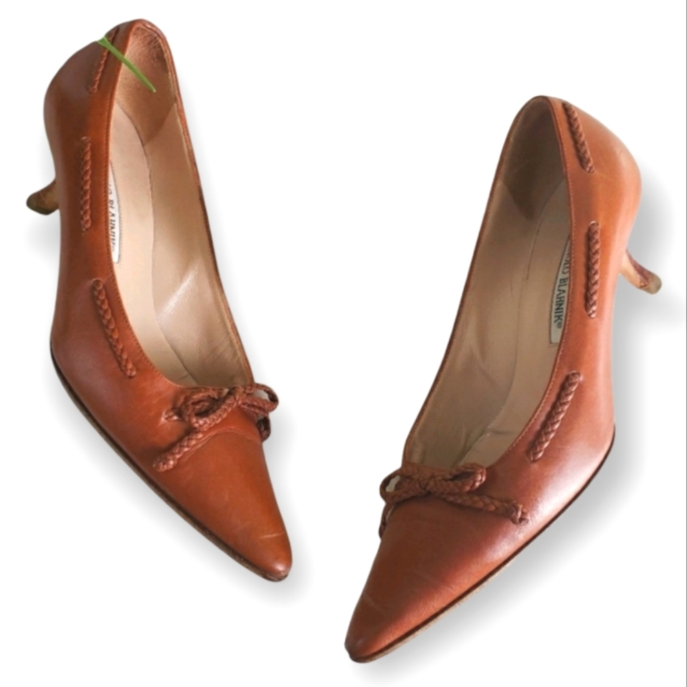 Manolo Blahnik | 7.5 Bow Pointed Toe Kitten Heels leather pumps